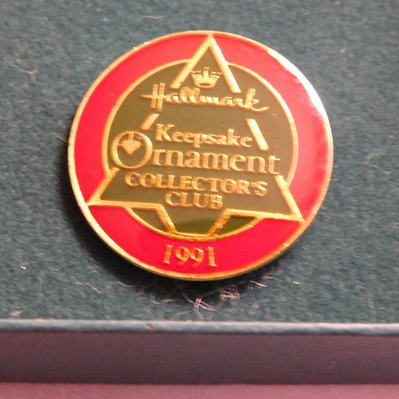 Hallmark Keepsake Ornament Collector's Club Member Pin 1991 - Picture 3 of 4